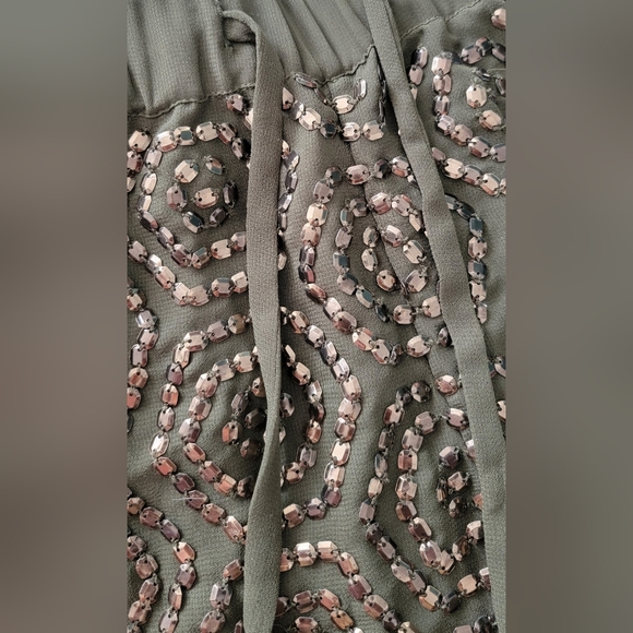 Guess army green short - Picture 2 of 4